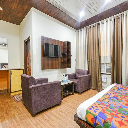 Fabhotel Royal Inn Chandigarh Exterior photo