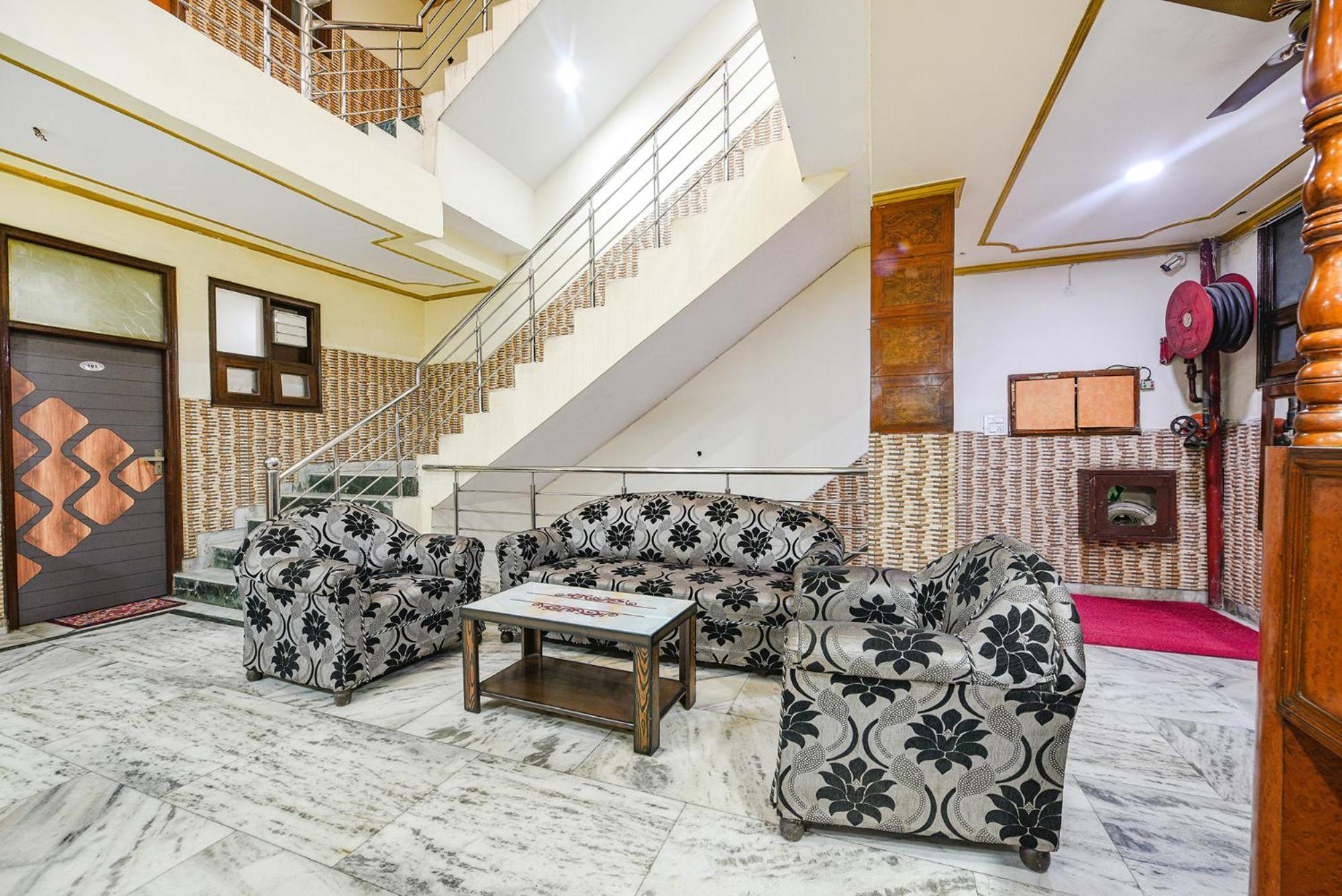Fabhotel Royal Inn Chandigarh Exterior photo