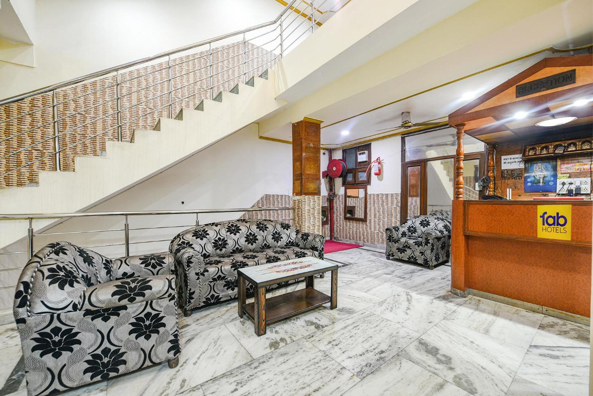 Fabhotel Royal Inn Chandigarh Exterior photo