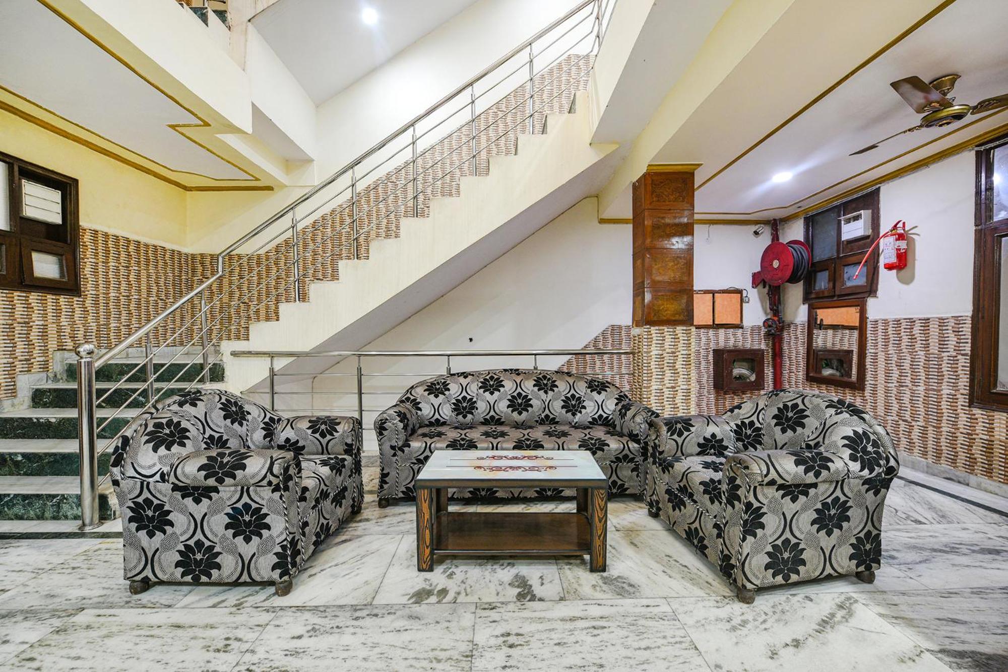 Fabhotel Royal Inn Chandigarh Exterior photo
